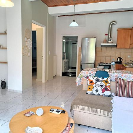 Family Stone Apartment Kyparissia Buitenkant foto
