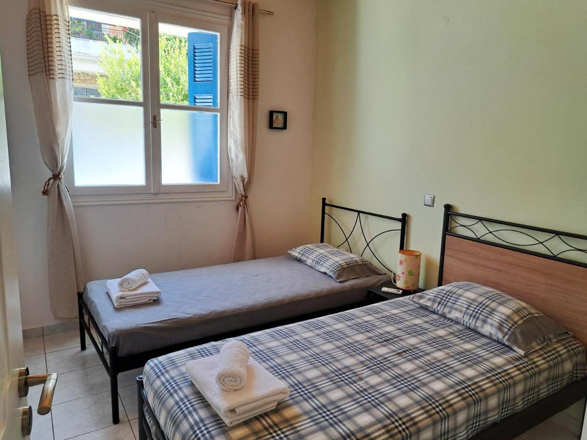 Family Stone Apartment Kyparissia Buitenkant foto