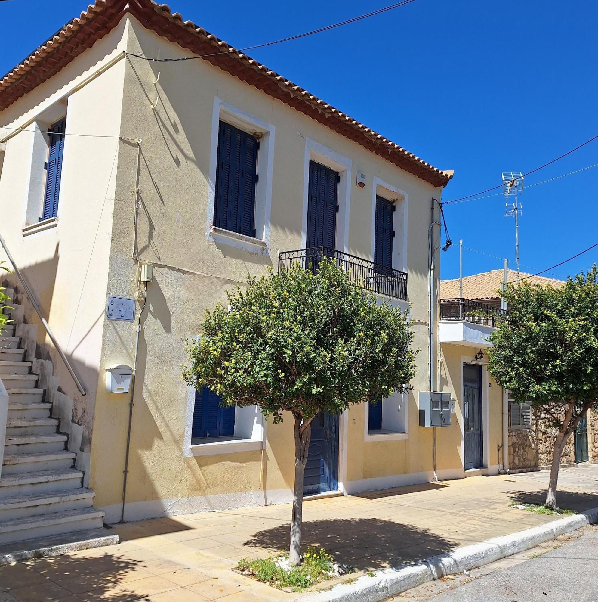 Family Stone Apartment Kyparissia Buitenkant foto