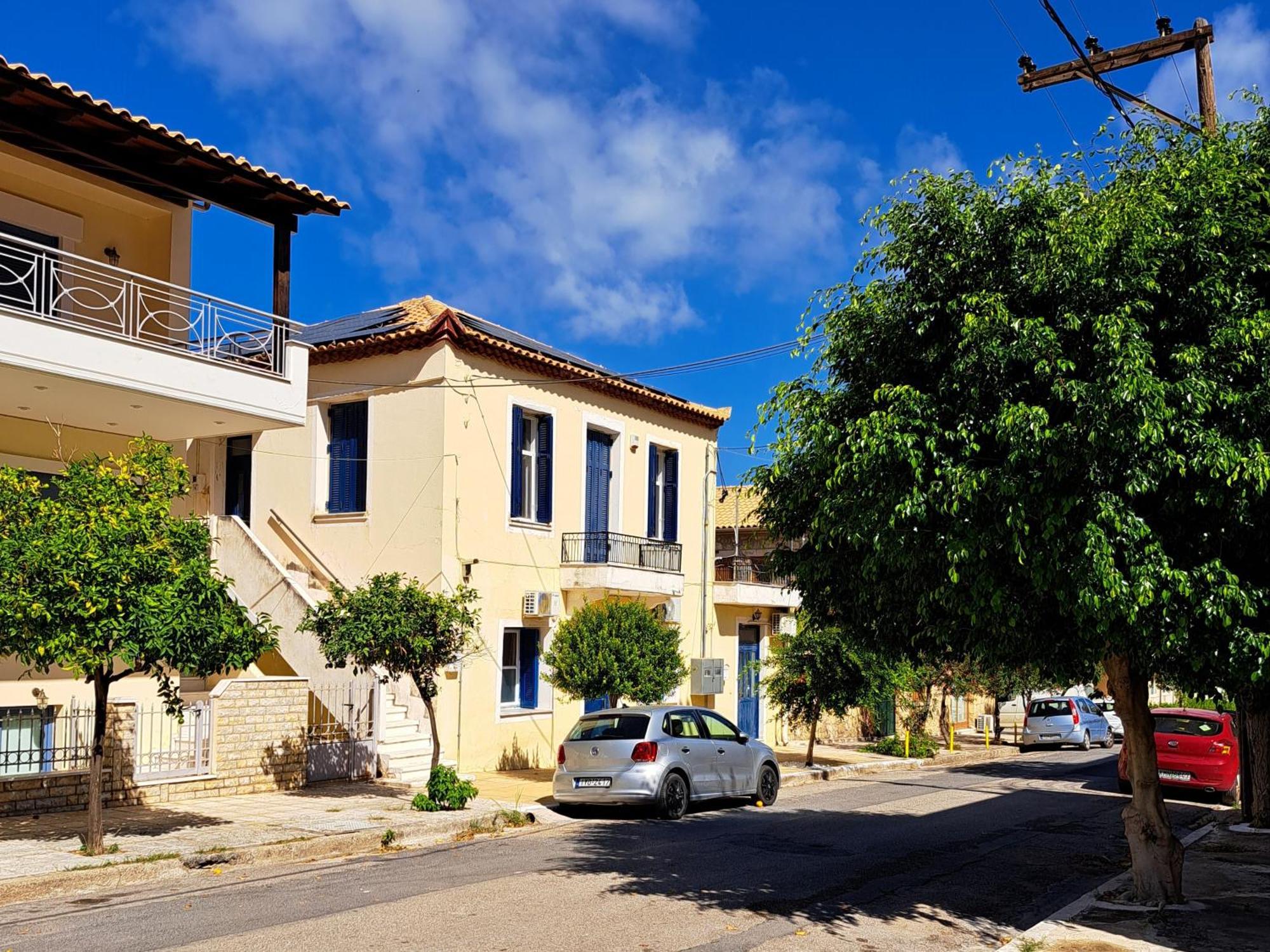 Family Stone Apartment Kyparissia Buitenkant foto