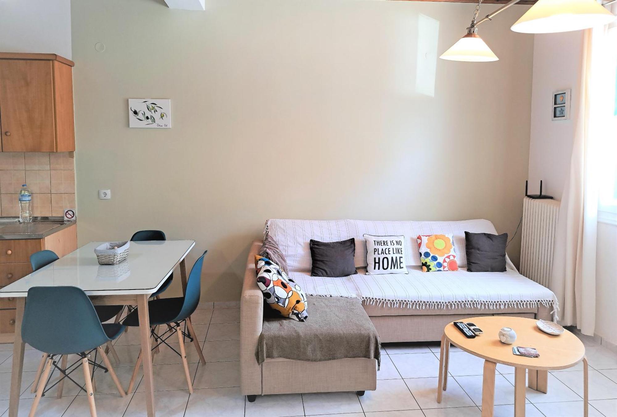 Family Stone Apartment Kyparissia Buitenkant foto